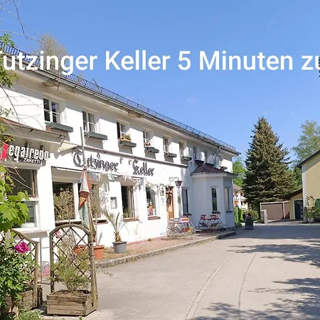 Mit Sonnenaufgang Und Ruhiger Innenhof Obergeschoss Bei Koberstein *