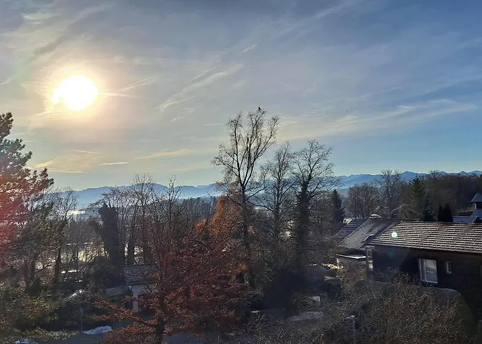 Nichtraucher-zimmer, Privatunterkunft, Mit Sonnenaufgang, Kuehlschrank, Mikrowelle, Ventilator Und Ruhiger Innenhof Obergeschoss Bei Koberstein Δωμάτια σε οικογενειακή κατοικία