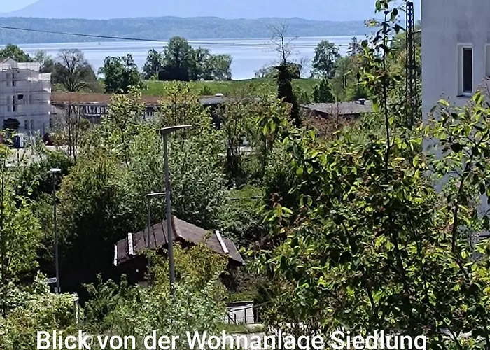 Nichtraucher-zimmer, Privatunterkunft, Mit Sonnenaufgang, Kuehlschrank, Mikrowelle, Ventilator Und Ruhiger Innenhof Obergeschoss Bei Koberstein בית אירוח טוטזינג