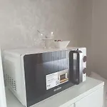 Nichtraucher-zimmer, Privatunterkunft, Mit Sonnenaufgang, Kuehlschrank, Mikrowelle, Ventilator Und Ruhiger Innenhof Obergeschoss Bei Koberstein Alloggio in famiglia *