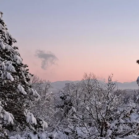 Mit Sonnenaufgang Und Ruhiger Innenhof Obergeschoss Bei Koberstein