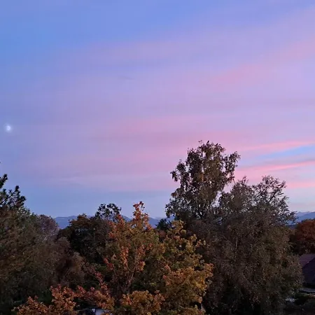 Mit Sonnenaufgang Und Ruhiger Innenhof Obergeschoss Bei Koberstein Tutzing