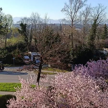 Mit Sonnenaufgang Und Ruhiger Innenhof Obergeschoss Bei Koberstein *