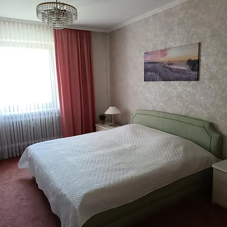 Homestay Zimmer Mit Sonnenaufgang, Minibar, Ventilator Und Ruhiger Innenhof Obergeschoss Bei Koberstein