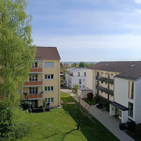 Nichtraucher-zimmer, Privatunterkunft, Mit Sonnenaufgang, Kuehlschrank, Mikrowelle, Ventilator Und Ruhiger Innenhof Obergeschoss Bei Koberstein *
