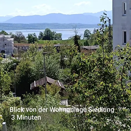 Nichtraucher-zimmer, Privatunterkunft, Mit Sonnenaufgang, Kuehlschrank, Mikrowelle, Ventilator Und Ruhiger Innenhof Obergeschoss Bei Koberstein Homestay Tutzing