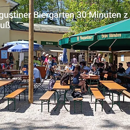 Nichtraucher-zimmer, Privatunterkunft, Mit Sonnenaufgang, Kuehlschrank, Mikrowelle, Ventilator Und Ruhiger Innenhof Obergeschoss Bei Koberstein Homestay *